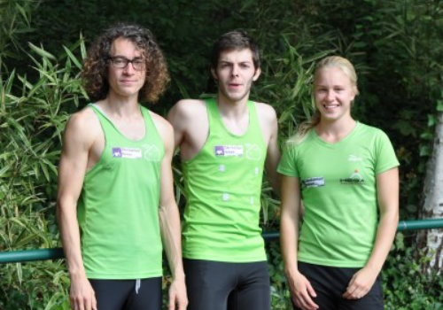 Drie Esakers aan de start van de meerkamp in Sint-Niklaas.